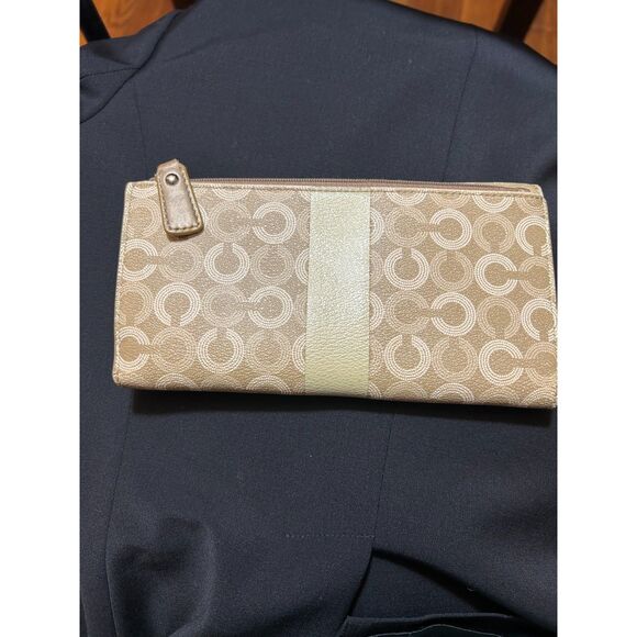 COACH Wallet - Picture 2 of 6